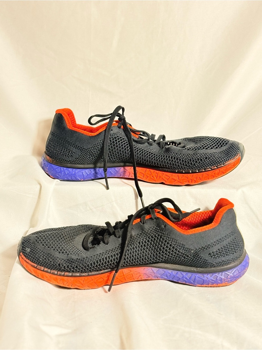 Altra Escalante Black size 11 Running Shoe Red Accent Orange to Purple Gradient - Picture 7 of 13